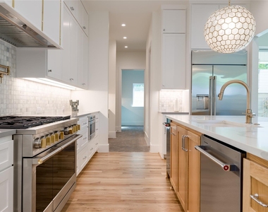 9315 Lenel Place - Photo Thumbnail 9