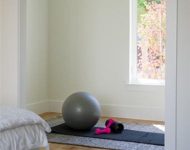 9315 Lenel Place - Photo Thumbnail 13