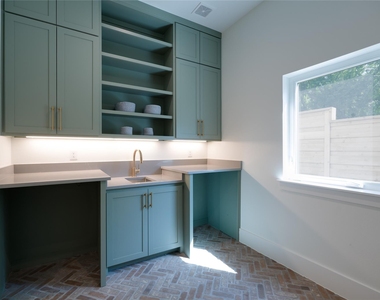 9315 Lenel Place - Photo Thumbnail 22