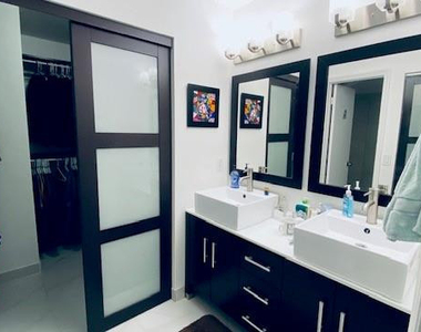 4235 Nw 56th Drive - Photo Thumbnail 12