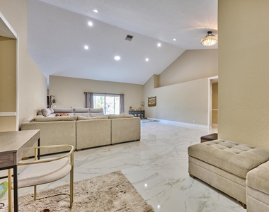 786 Nw 164th Avenue - Photo Thumbnail 11