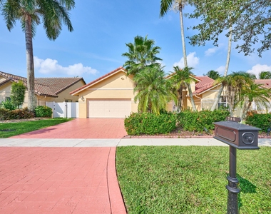 786 Nw 164th Avenue - Photo Thumbnail 5
