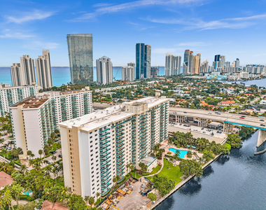 19390 Collins Avenue - Photo Thumbnail 2