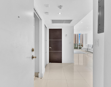 19390 Collins Avenue - Photo Thumbnail 6
