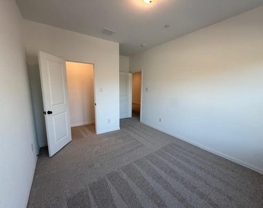 1172 Daybreak Drive - Photo Thumbnail 20