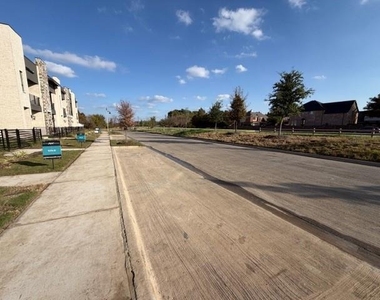 1172 Daybreak Drive - Photo Thumbnail 28