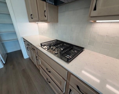 1172 Daybreak Drive - Photo Thumbnail 7