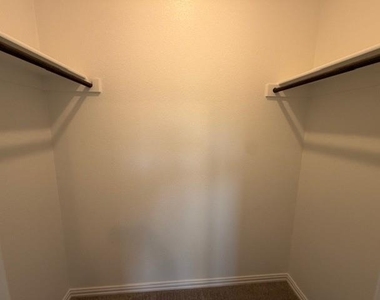 1172 Daybreak Drive - Photo Thumbnail 21
