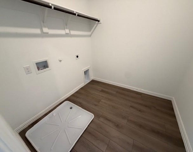 1172 Daybreak Drive - Photo Thumbnail 16