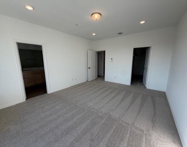 1172 Daybreak Drive - Photo Thumbnail 12
