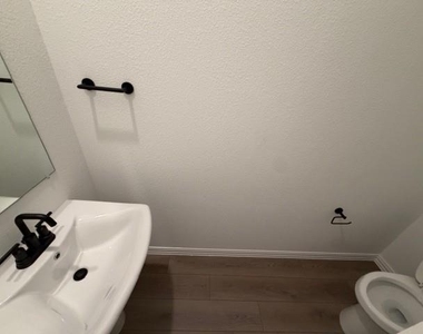 1172 Daybreak Drive - Photo Thumbnail 9