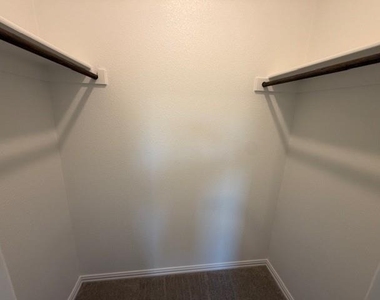 1172 Daybreak Drive - Photo Thumbnail 19