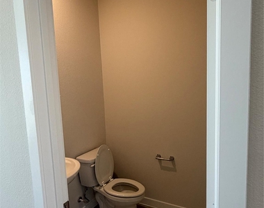 3604 Deer Drive - Photo Thumbnail 4
