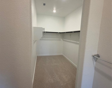 3604 Deer Drive - Photo Thumbnail 12