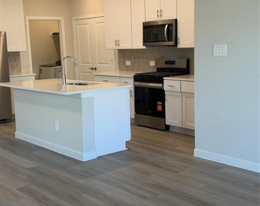 3604 Deer Drive - Photo Thumbnail 6