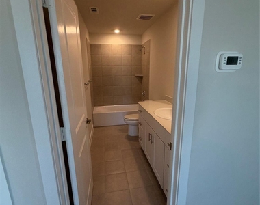 3604 Deer Drive - Photo Thumbnail 17
