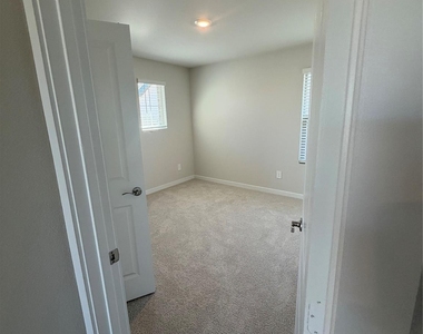 3604 Deer Drive - Photo Thumbnail 16