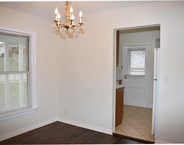 3833 Dexter Avenue - Photo Thumbnail 5