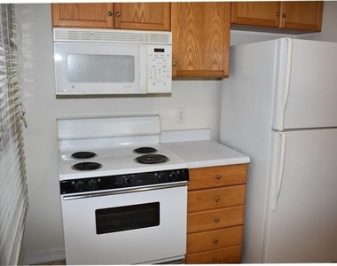 3833 Dexter Avenue - Photo Thumbnail 2