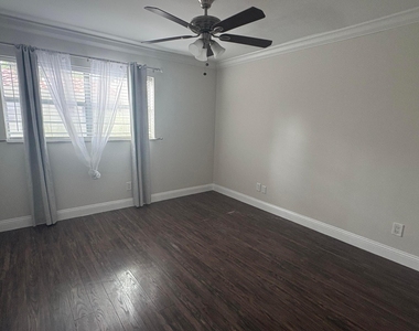 5248 Ne 6th Avenue - Photo Thumbnail 7