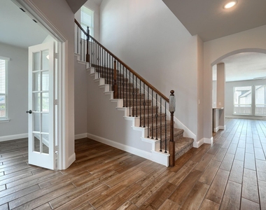 1100 Misty Ridge Drive - Photo Thumbnail 2