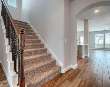 1100 Misty Ridge Drive - Photo Thumbnail 4