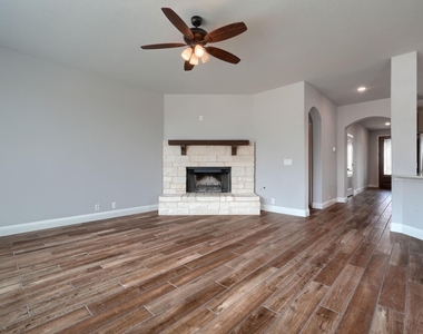 1100 Misty Ridge Drive - Photo Thumbnail 11