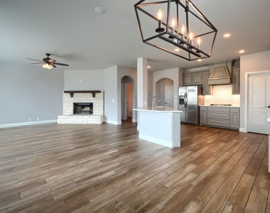1100 Misty Ridge Drive - Photo Thumbnail 8