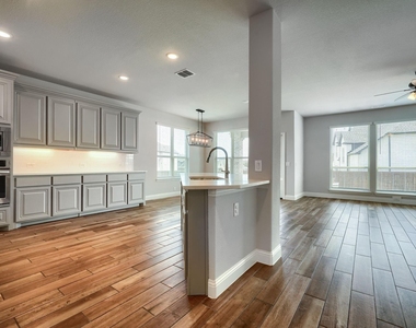 1100 Misty Ridge Drive - Photo Thumbnail 5