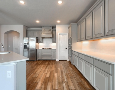 1100 Misty Ridge Drive - Photo Thumbnail 6