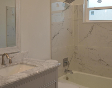 7900 Nw 37th Drive - Photo Thumbnail 10