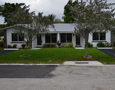 7900 Nw 37th Drive - Photo Thumbnail 1