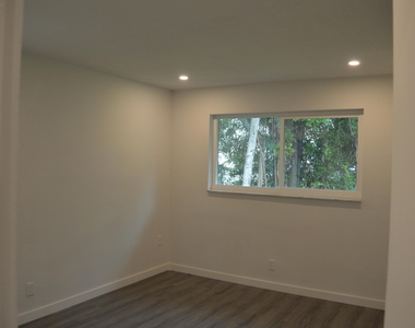 7900 Nw 37th Drive - Photo Thumbnail 11
