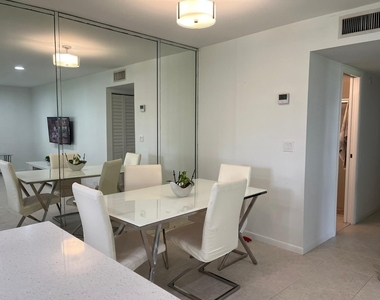 1070 North Drive - Photo Thumbnail 1