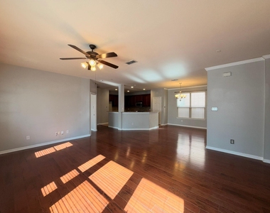 5016 Rushden Road - Photo Thumbnail 11