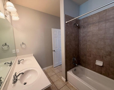 5016 Rushden Road - Photo Thumbnail 8