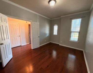 5016 Rushden Road - Photo Thumbnail 4