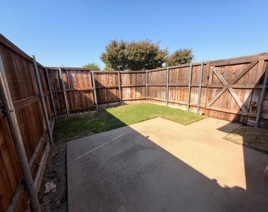 5016 Rushden Road - Photo Thumbnail 26
