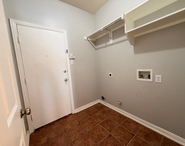 5016 Rushden Road - Photo Thumbnail 25