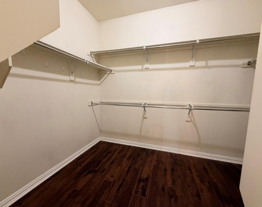 5016 Rushden Road - Photo Thumbnail 24