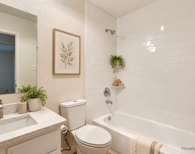 210 E Amberway Lane - Photo Thumbnail 9
