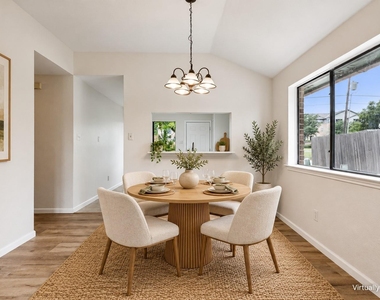 210 E Amberway Lane - Photo Thumbnail 8