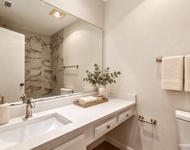 210 E Amberway Lane - Photo Thumbnail 14
