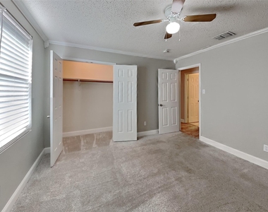 1001 Stone Chapel Way - Photo Thumbnail 12