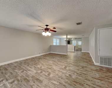 1001 Stone Chapel Way - Photo Thumbnail 3