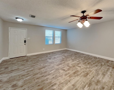 1001 Stone Chapel Way - Photo Thumbnail 1