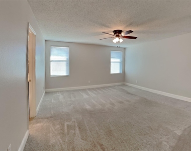1001 Stone Chapel Way - Photo Thumbnail 8