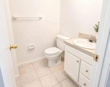 5850 Cypress Gardens Boulevard - Photo Thumbnail 3