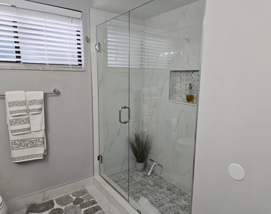 15072 Ashland Place - Photo Thumbnail 16