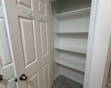 801 Bluebonnet Drive - Photo Thumbnail 12
